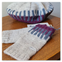 Cappello e guanti in lana tonalità chiara