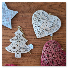 cuori, stelle, alberelli in ferro di vari colori