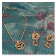 Girocollo color bronzo e orecchini