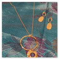 Collana e orecchini in oro rosa
