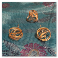 Orecchini e anello in oro rosa